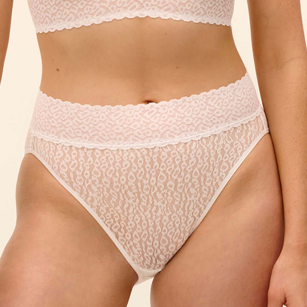 Braga Hi Cut High Bar Wacoal WA871429 Blanco