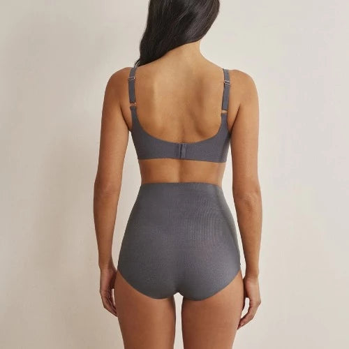 Sujetador Selmark 10615 escote profundo sin aros relleno extraíble