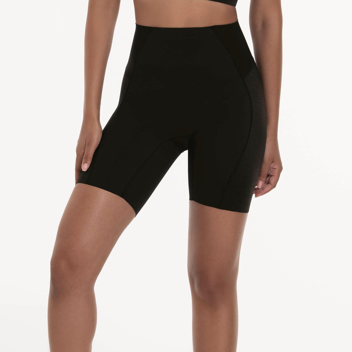 Faja con Pernera Beauty Shaper Anita en color negro, ajuste cómodo y estilo contemporáneo para lucir con confianza.