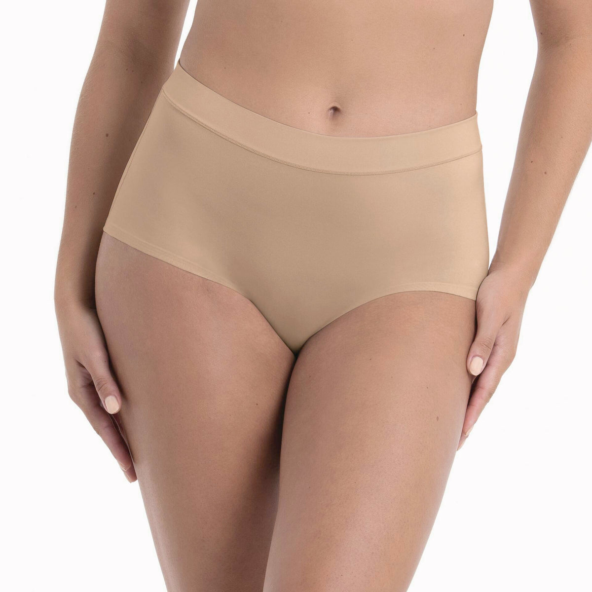 Braga talle alto Essential Anita en color nude, diseñada para brindar comodidad y sujeción diaria.